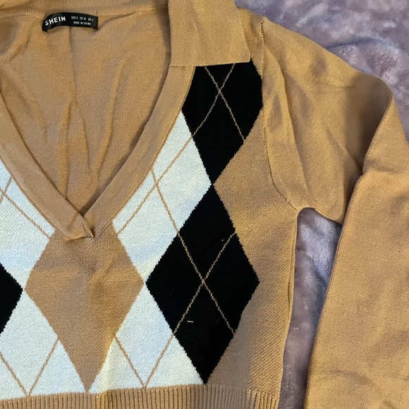 Sweaters - Picture 2 of 3